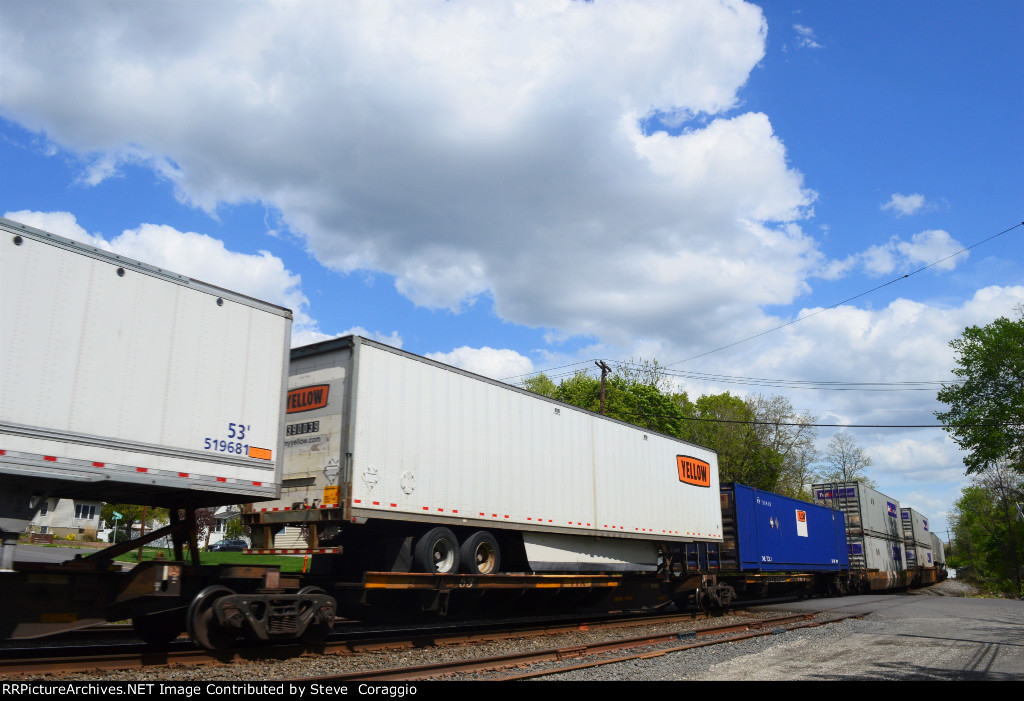 YRC 390039 on Spine Car